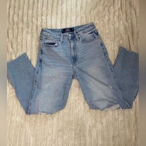 Hollister Ultra High-Rise Vintage Straight Leg Jeans in Light Blue